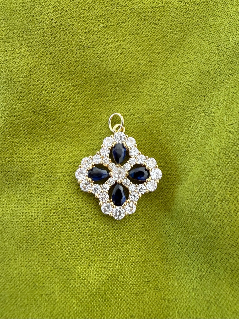 *NEW*Vault*Freida Rothman* Gold-Plated Saphire stone& White CZ Clover Pendan
